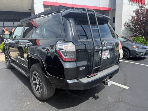 Used 2019 Toyota 4Runner TRD Off-Road Premium AWD/4WD image 4