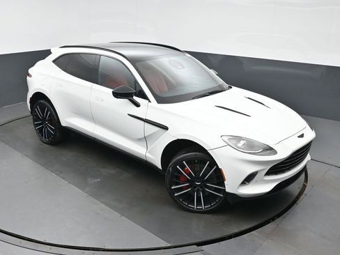 Used 2022 Aston Martin DBX image 34
