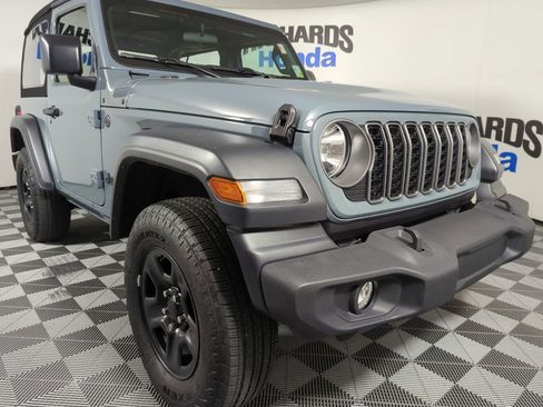 Used 2024 Jeep Wrangler Sport AWD/4WD image 6