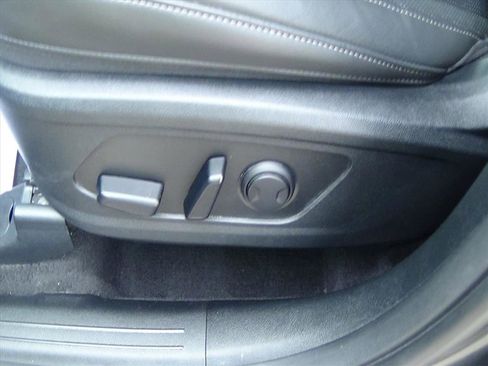 Used 2024 Kia Sorento S image 16