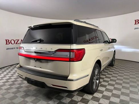 Used 2018 Lincoln Navigator Select w/ Technology Package RWD image 12
