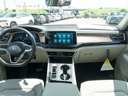 New 2026 Volkswagen Atlas SE FWD image 31