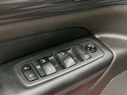 Used 2020 Jeep Grand Cherokee Altitude image 15