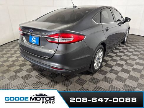 Certified 2017 Ford Fusion SE FWD image 7