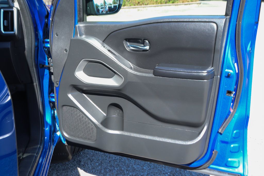 Used 2025 Nissan Frontier SV RWD image 39