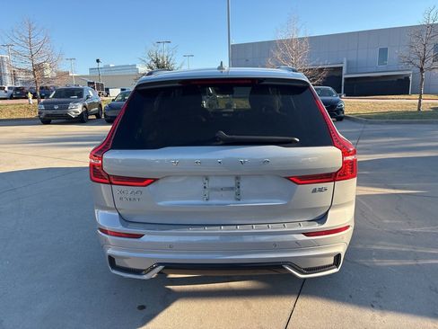 Used 2023 Volvo XC60 B5 Ultimate w/ Climate Package image 6