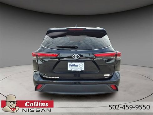 Used 2023 Toyota Highlander XLE image 7