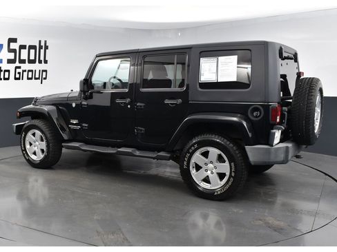 Used 2007 Jeep Wrangler Unlimited Sahara AWD/4WD image 3