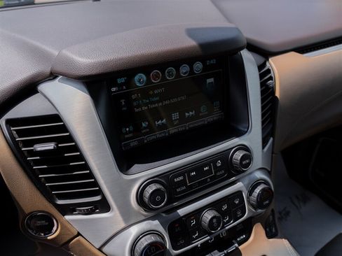 Used 2020 GMC Yukon XL SLT w/ Premium Edition AWD/4WD image 40