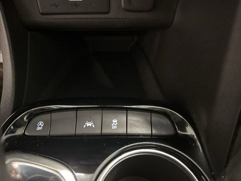 Used 2020 Buick Encore GX Essence FWD image 28