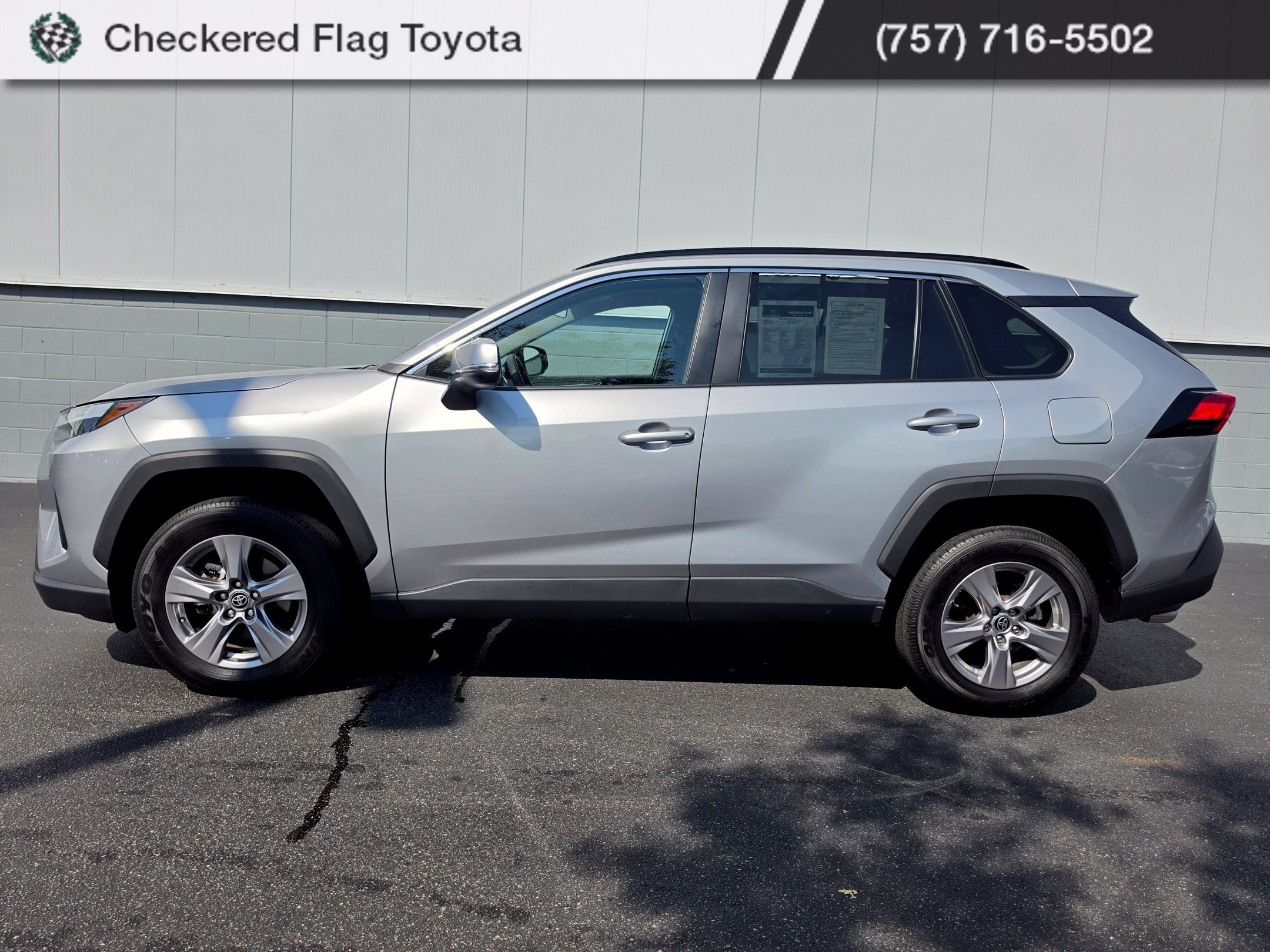 Used 2025 Toyota RAV4 XLE FWD image 2