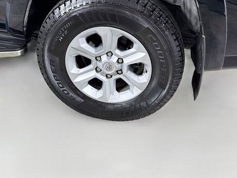 Used 2018 Toyota 4Runner SR5 Premium image 30