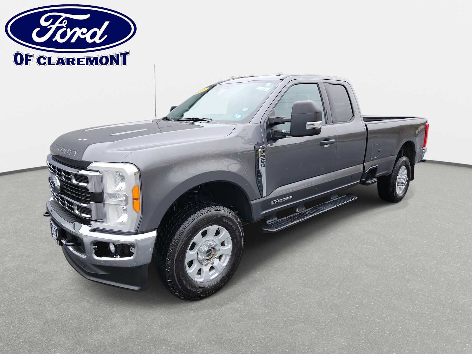 Used 2023 Ford F350 XLT w/ Snow Plow Prep Package AWD/4WD image 1