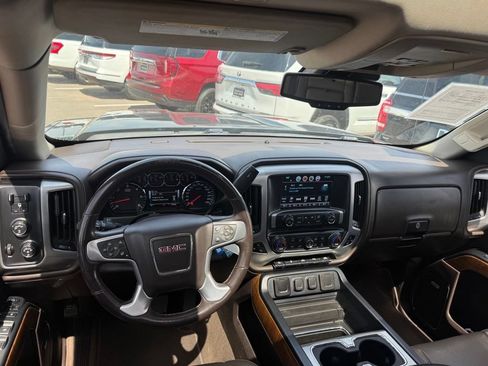 Used 2018 GMC Sierra 1500 SLT AWD/4WD image 3