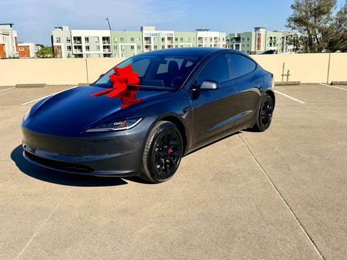 Used 2024 Tesla Model 3 Long Range RWD image 1