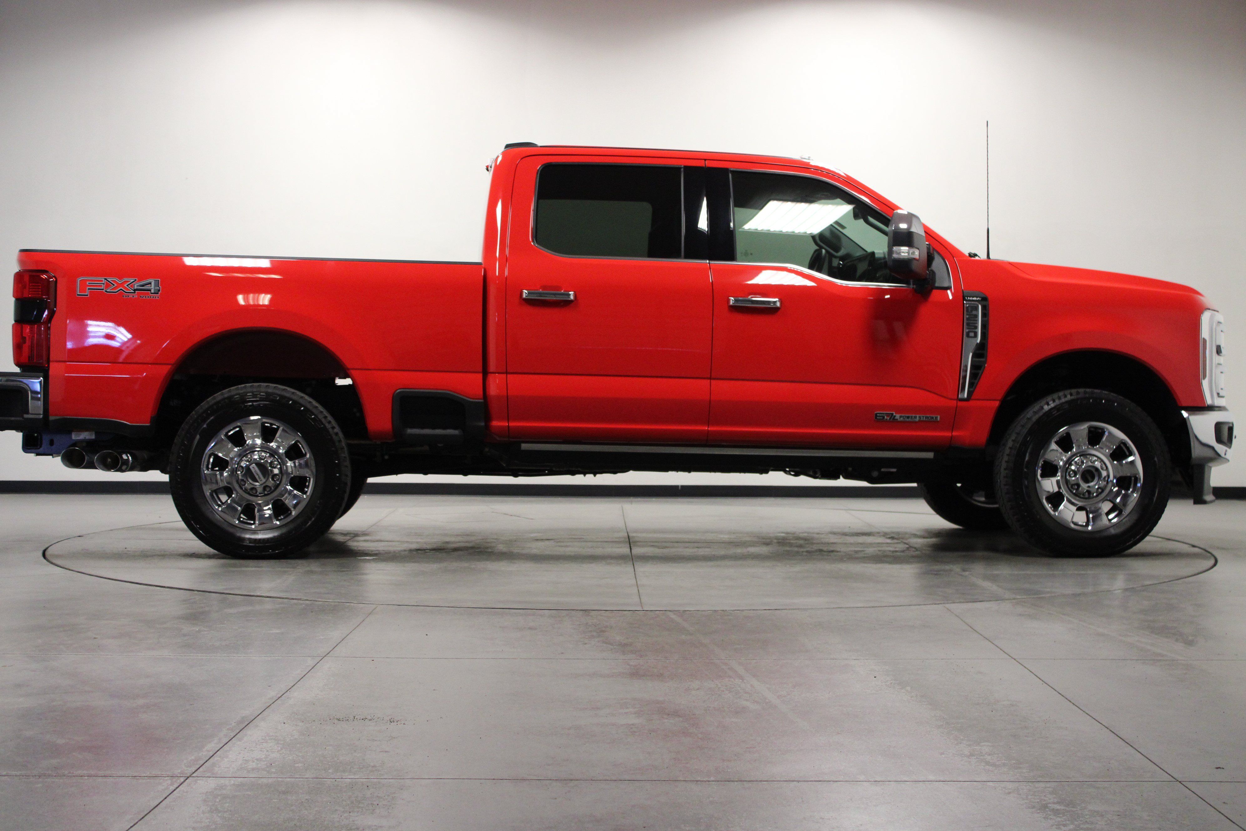 Used 2026 Ford F250 Lariat w/ Lariat Ultimate Package AWD/4WD image 3