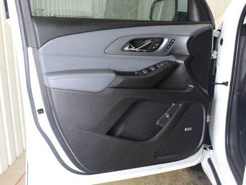 Used 2021 Chevrolet Traverse Premier w/ LPO, Floor Liner Package AWD/4WD image 9