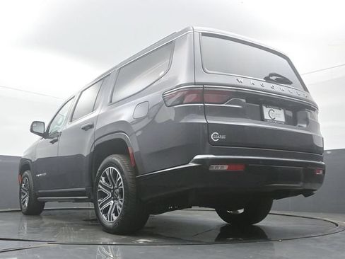 Used 2025 Jeep Wagoneer 4WD image 48