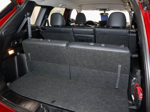 Used 2024 Mitsubishi Outlander SE image 14