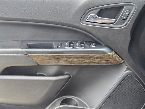 Used 2018 GMC Canyon Denali image 28