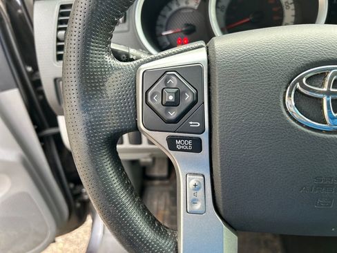 Used 2014 Toyota Tacoma PreRunner image 19