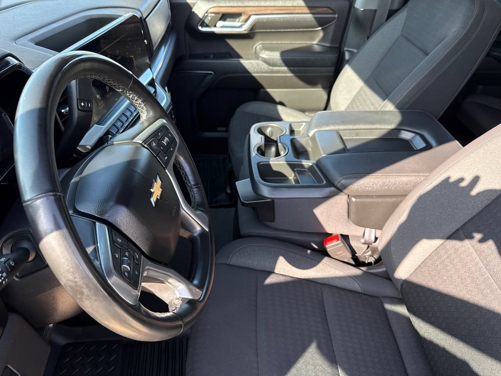Used 2023 Chevrolet Silverado 1500 LT AWD/4WD image 18