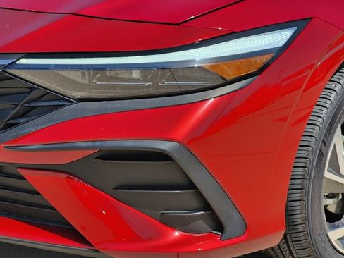 Certified 2025 Hyundai Elantra Sport FWD image 5