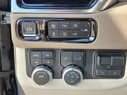 New 2026 GMC Yukon XL Denali w/ Denali Reserve Package image 18