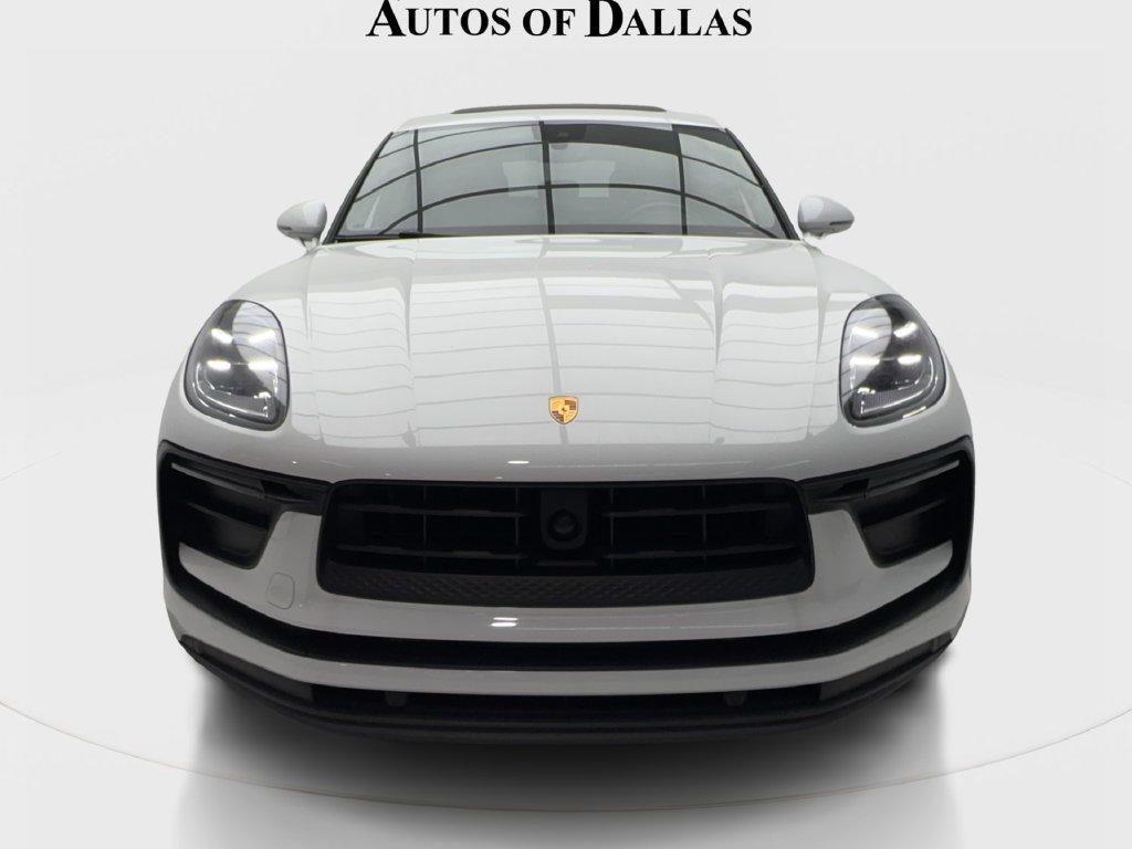 Used 2023 Porsche Macan Turbo AWD/4WD image 4