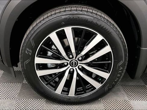 New 2025 Nissan Pathfinder Platinum w/ Lighting Package (N93) image 11