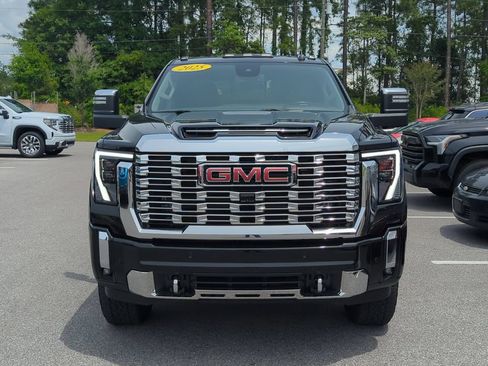 Used 2025 GMC Sierra 2500 Denali AWD/4WD image 9