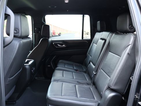 Used 2024 Chevrolet Suburban LT AWD/4WD image 23
