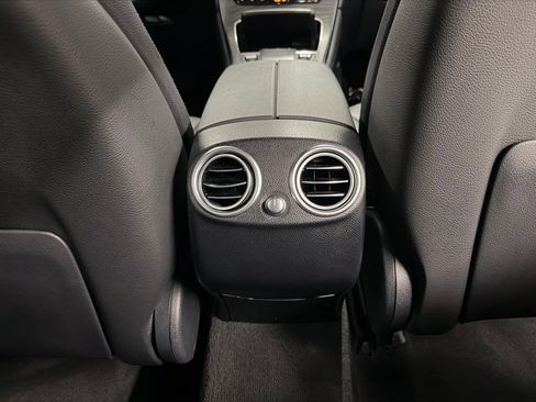 Used 2022 Mercedes-Benz GLC 300 GLC 300 image 32