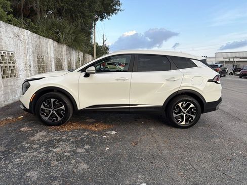 Certified 2024 Kia Sportage EX AWD/4WD image 4