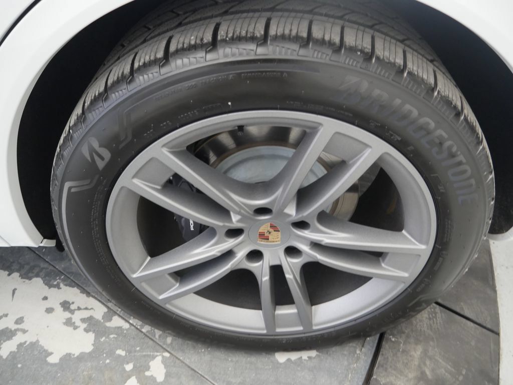 Certified 2026 Porsche Cayenne AWD/4WD image 14