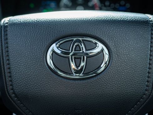 Used 2025 Toyota Tundra Platinum image 30