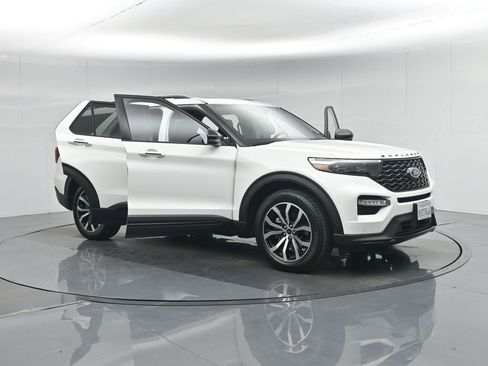 Used 2020 Ford Explorer ST w/ Premium Technology Package image 37