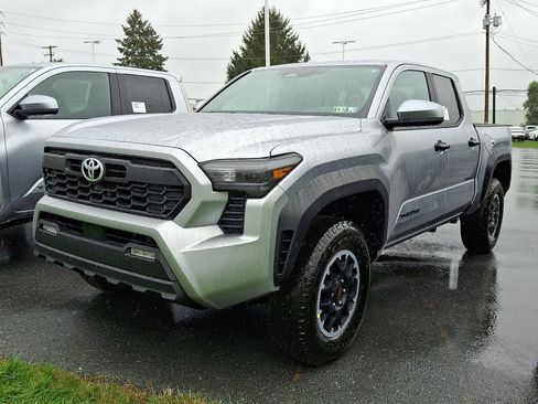 New 2025 Toyota Tacoma TRD Off-Road image 3