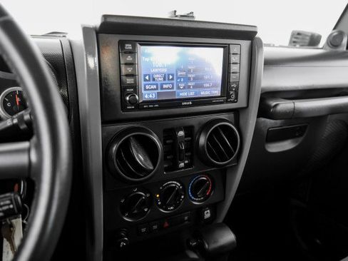 Used 2008 Jeep Wrangler Unlimited Rubicon w/ Dual Top Group AWD/4WD image 20