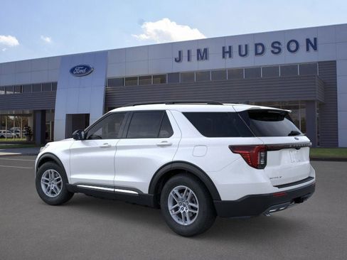 New 2025 Ford Explorer Active w/ Active Comfort Package image 4