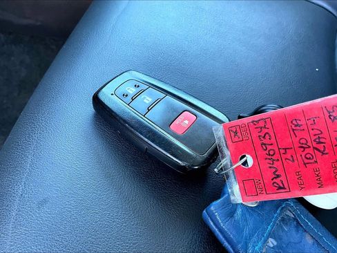 Used 2024 Toyota RAV4 Adventure image 15