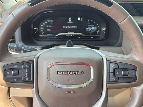 Used 2023 GMC Yukon Denali w/ Denali Reserve Package AWD/4WD image 4