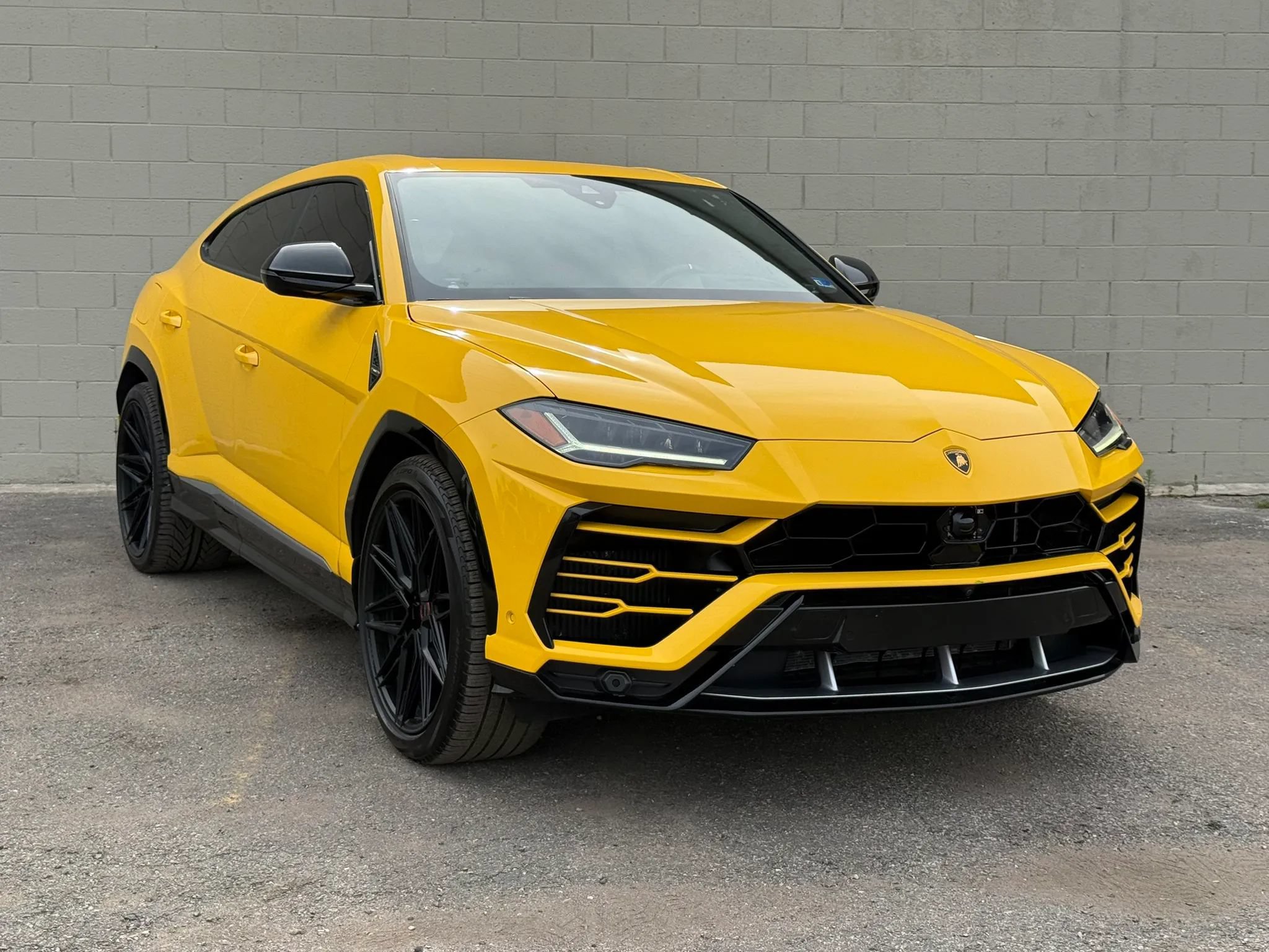 Used 2019 Lamborghini Urus AWD/4WD image 11