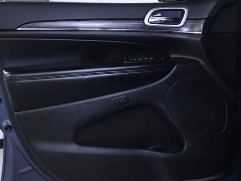 Used 2020 Jeep Grand Cherokee Limited image 14