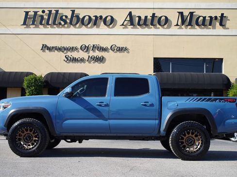 Used 2019 Toyota Tacoma TRD Off-Road image 3