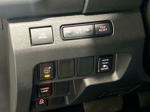 Used 2024 Nissan Frontier SL w/ Technology Package image 10