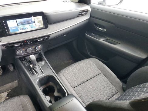Used 2025 Nissan Kicks SV FWD image 12