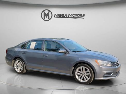 Used 2019 Volkswagen Passat 2.0T Wolfsburg w/ Wheels & Sunroof Package FWD image 10