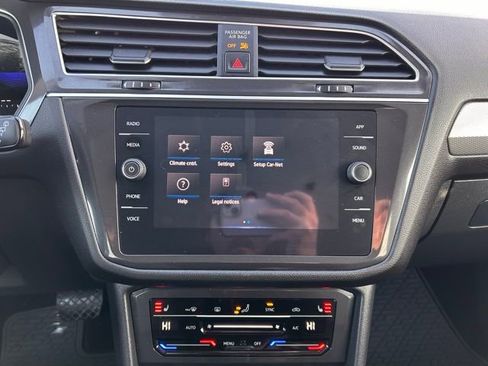 Used 2024 Volkswagen Tiguan SE image 14