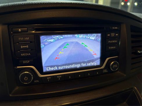 Used 2016 Nissan Quest SV image 27